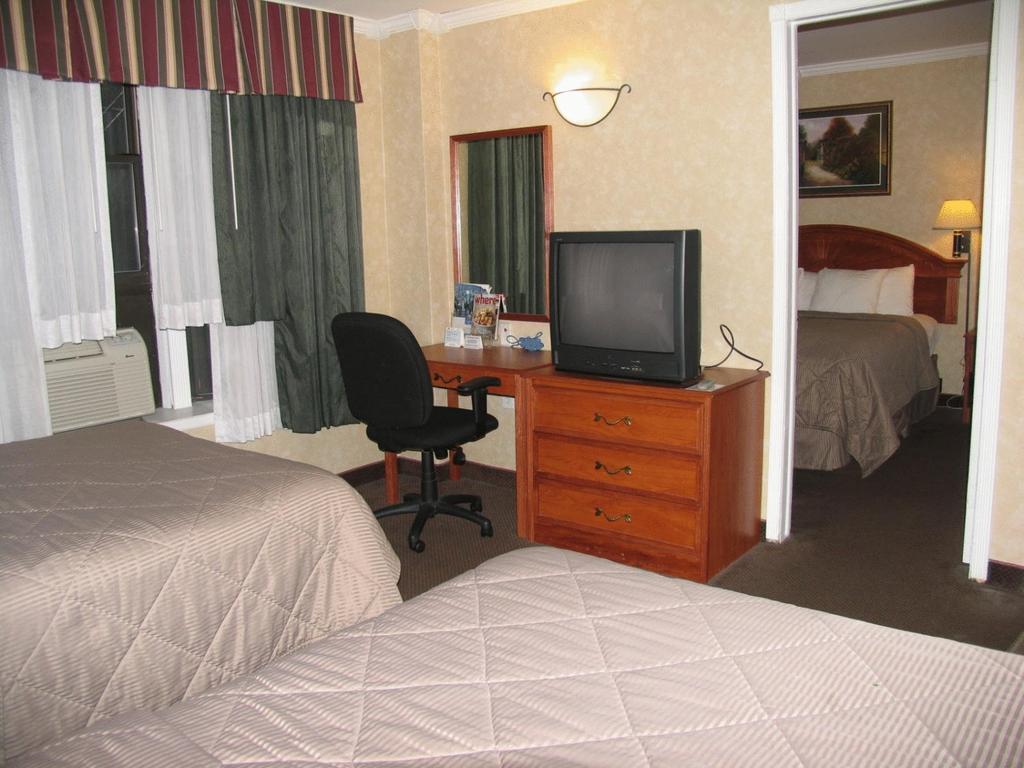 Comfort Inn Chelsea Ню Йорк Стая снимка